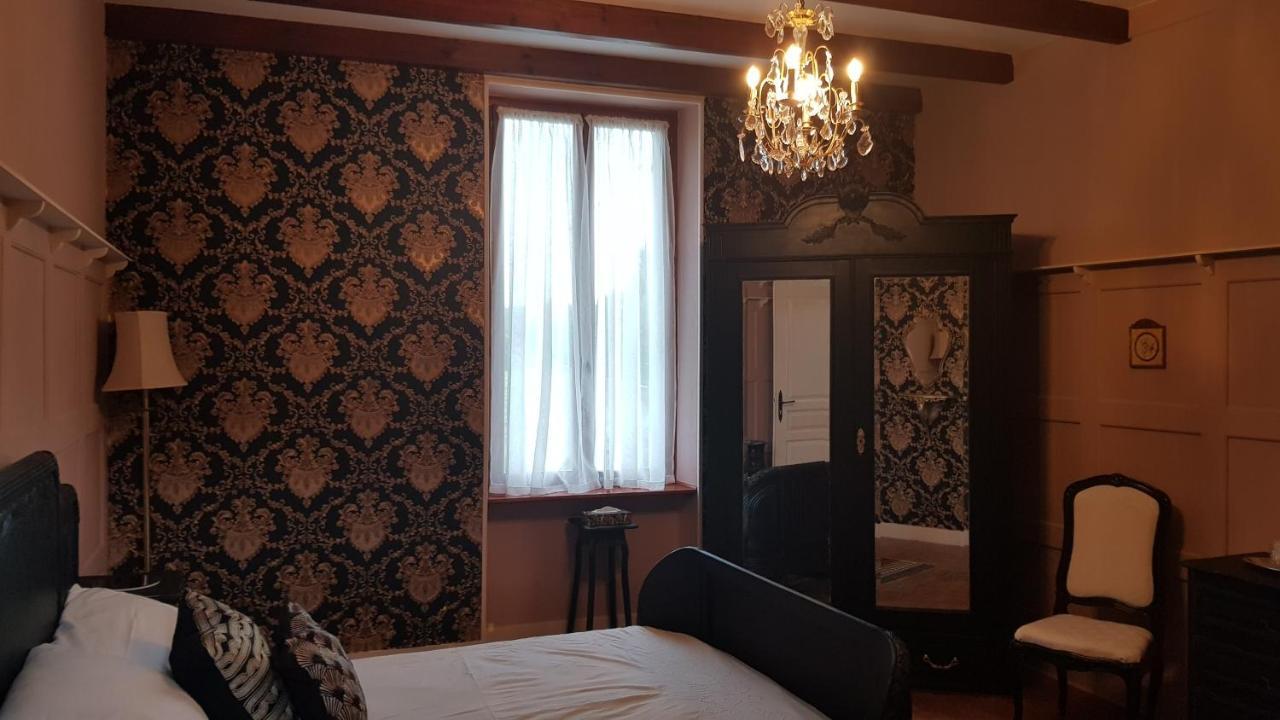Aujac  Les Cygnes Noirs B&B 외부 사진