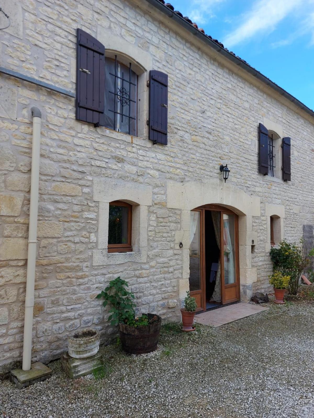 Aujac  Les Cygnes Noirs B&B 외부 사진